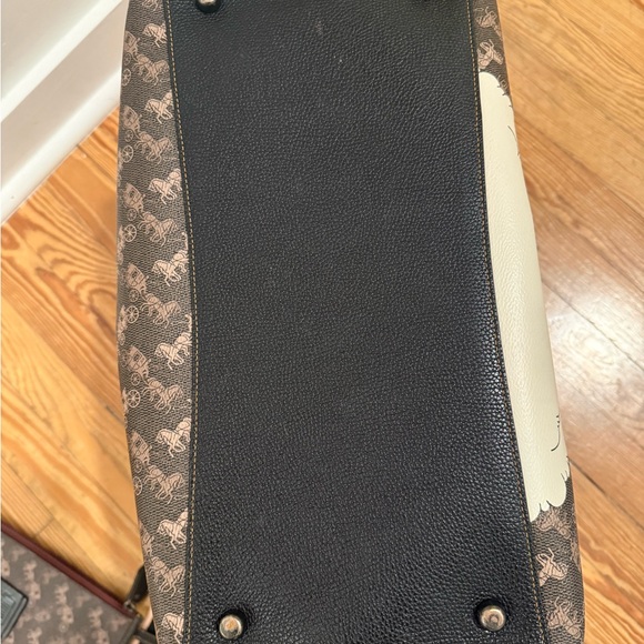 Coach 2019 Field Tote 40 with Yellow Rocket Design - Picture 7 of 10